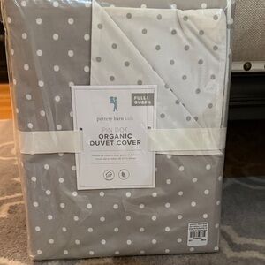 Pottery Barn Kids Organic Pin Dot Duvet Cover in Gray and White